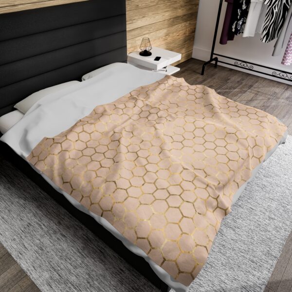 Plush Blanket: Pink Honey Comb - Image 8